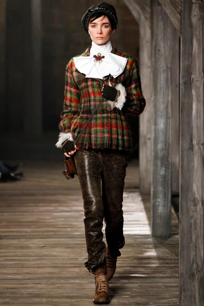 Look 46